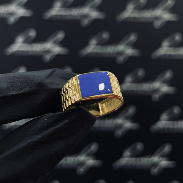 Cachet ring
