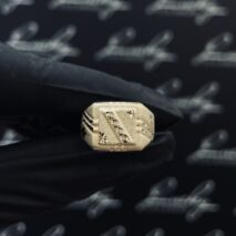 Cachet ring met diamond cut